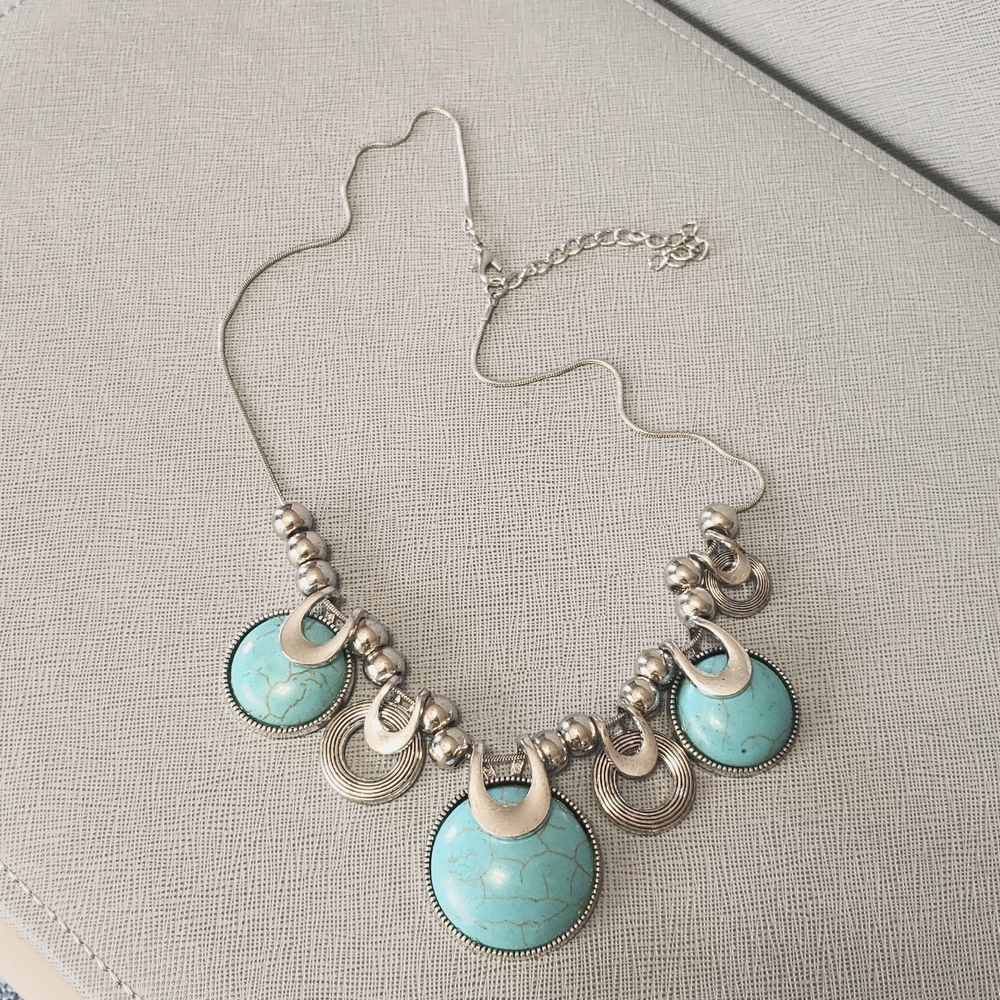 New Fun Fashion/Costume Jewelry Turquoise Neclace